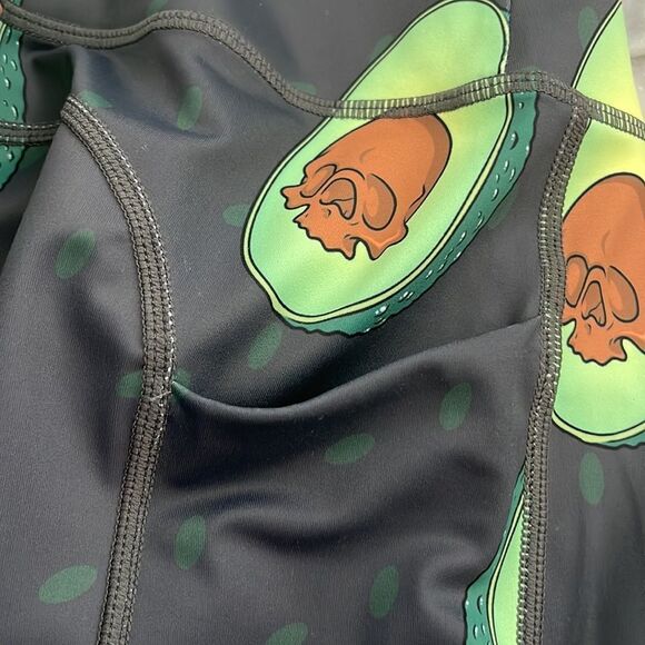 FEED ME FIGHT ME AVOCADO SKULL MID-RISE CAPRI SZ. M - Picture 7 of 7